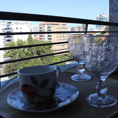 Confortable 1 Bedroom With Garage And Balcony * Oporto