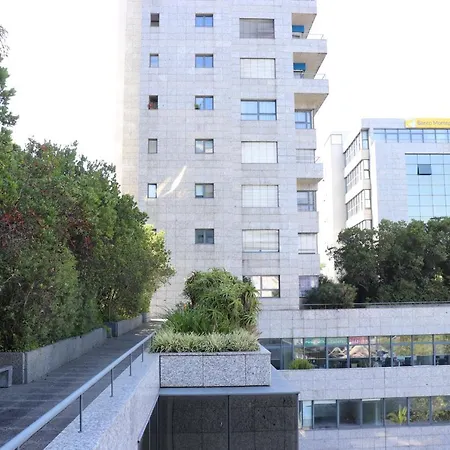 Confortable 1 Bedroom With Garage And Balcony Apartamento Oporto